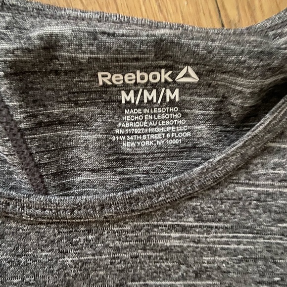 workout top - Picture 2 of 2